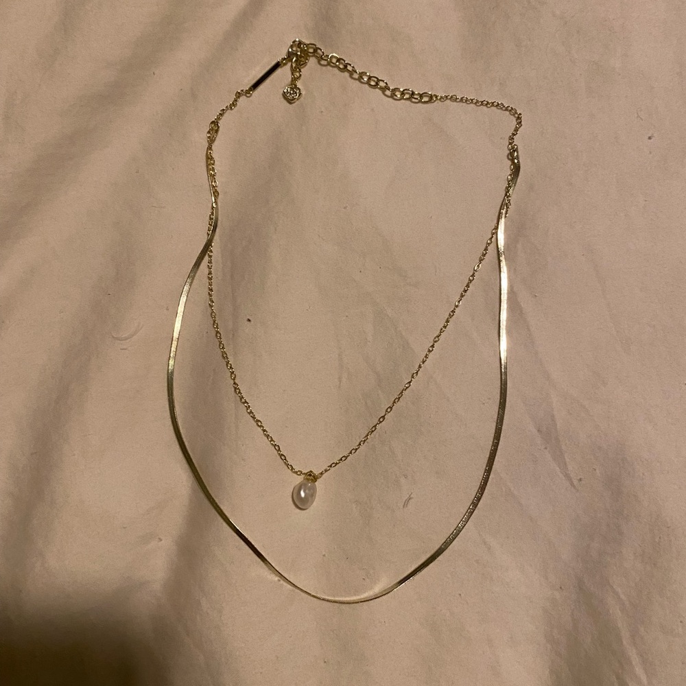 Kendra Scott Lindsay Gold Multi Strand Necklace in White Pearl - Picture 3 of 3